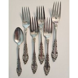 Oneida Community 1975 ROYAL GRANDEUR Flatware - 5 Salad Forks & 1 Teaspoon